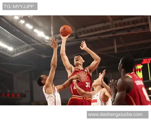 2014年CBA季后赛辽宁队与山西队激战回顾与精彩瞬间分析