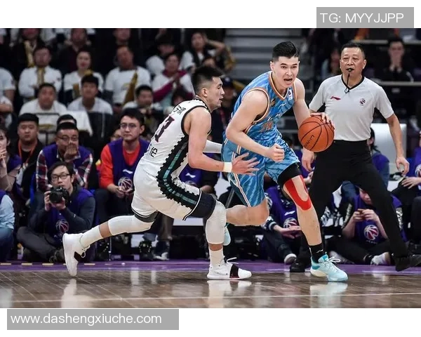常规赛精彩对决新疆队迎战深圳队争夺季后赛席位