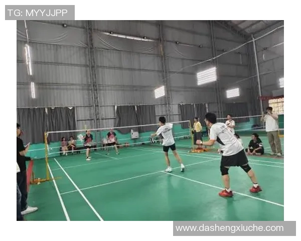 成都羽毛球队精英赛精彩配合点评展现团队默契与实力MBA